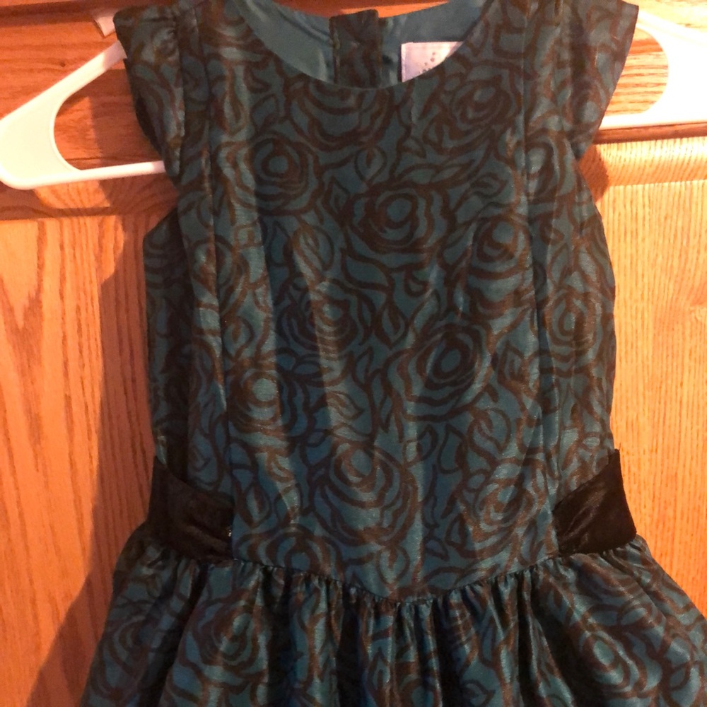 Size 2 Fancy Green and Black Dress